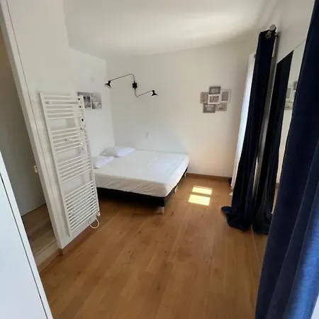 Holiday home Belle Maison De A 2 Pas Du Vieux Port La Rochelle (Charente-Maritime)